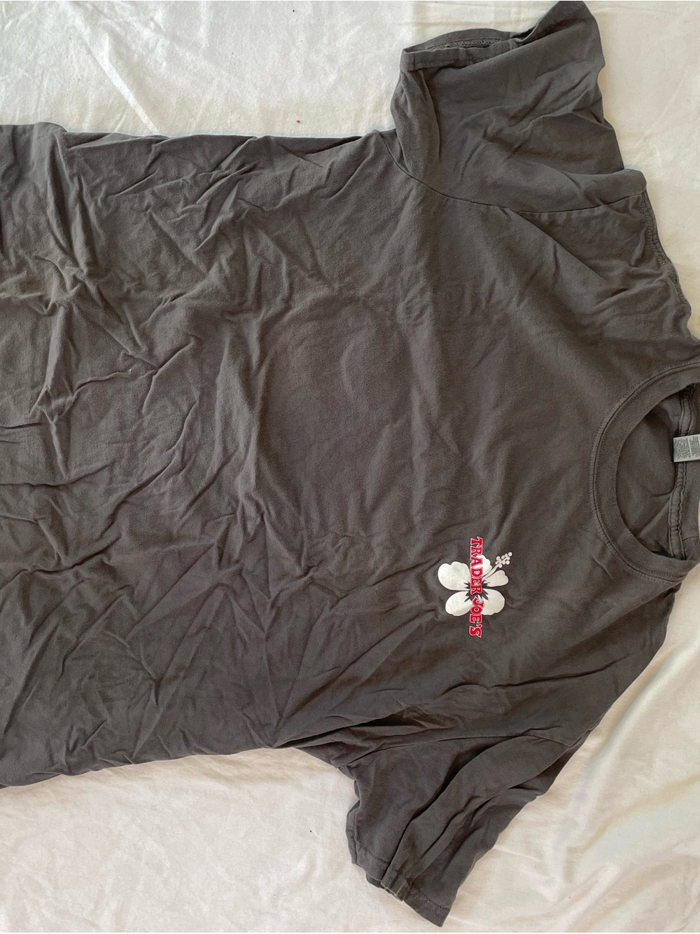 Trader Joe’s Dark Gray Short-Sleeve Tee XL hibiscus logo